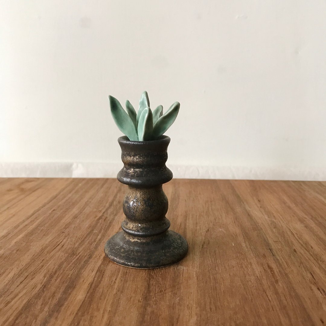 Déjà vu ceramics 陶瓷雾金矿石苔球蜡烛展示台 - 蜡烛/烛台 - 陶 金色