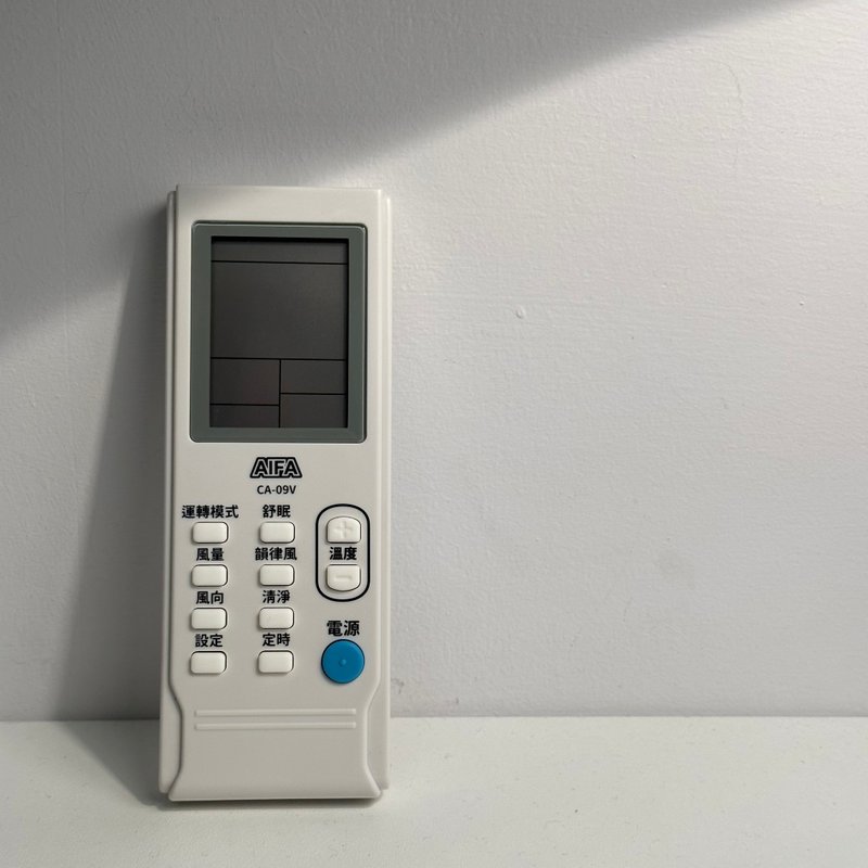 【艾法科技AIFA】抗菌款冷气万用遥控器/超大字体大按键/液晶显示 - 数码小物 - 塑料 