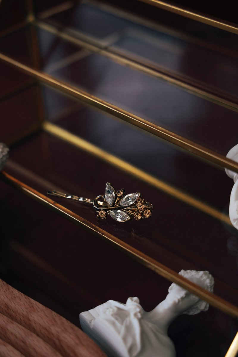 COR-DATE / 水钻花瓣发夹 - 发饰 - 其他材质 