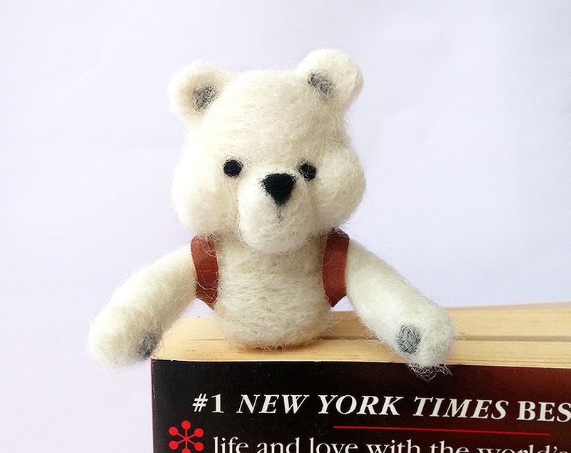 Needle felted Bear with backpack bookmark - 书签 - 羊毛 白色