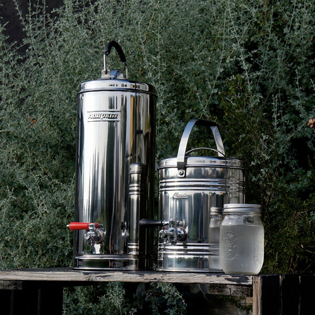 BEVERAGE DISPENSER 2.5L 复古不锈钢饮品桶 - 2.5L - 水瓶/水壶 - 其他金属 银色