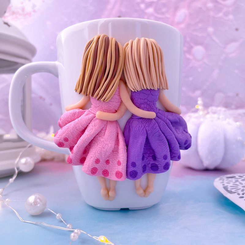 杯子妈妈是我女儿的朋友。 给妈妈的母亲节礼物。 - 咖啡杯/马克杯 - 粘土 多色