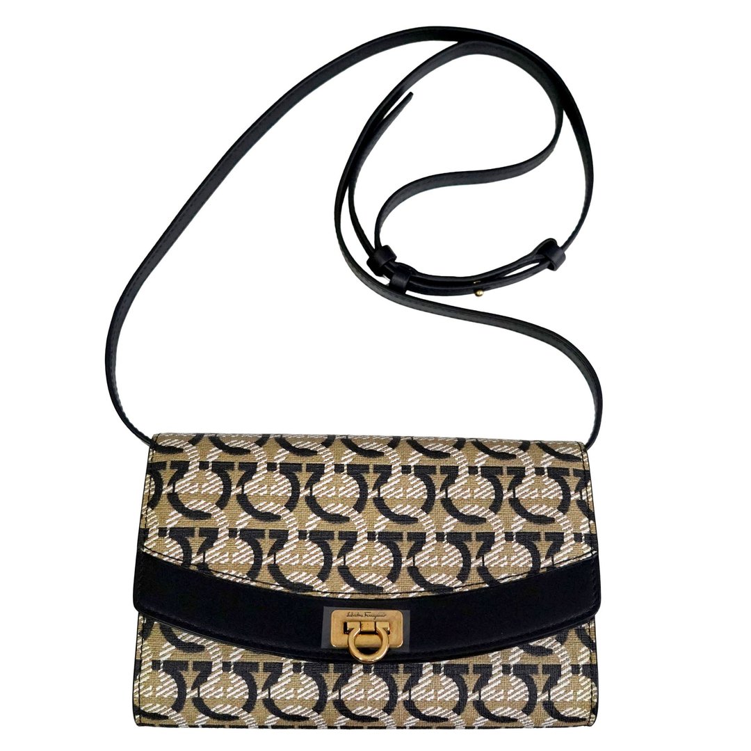 全新Salvatore Ferragamo真皮monogram小型礼服单边袋斜包包手袋 - 侧背包/斜挎包 - 真皮 卡其色
