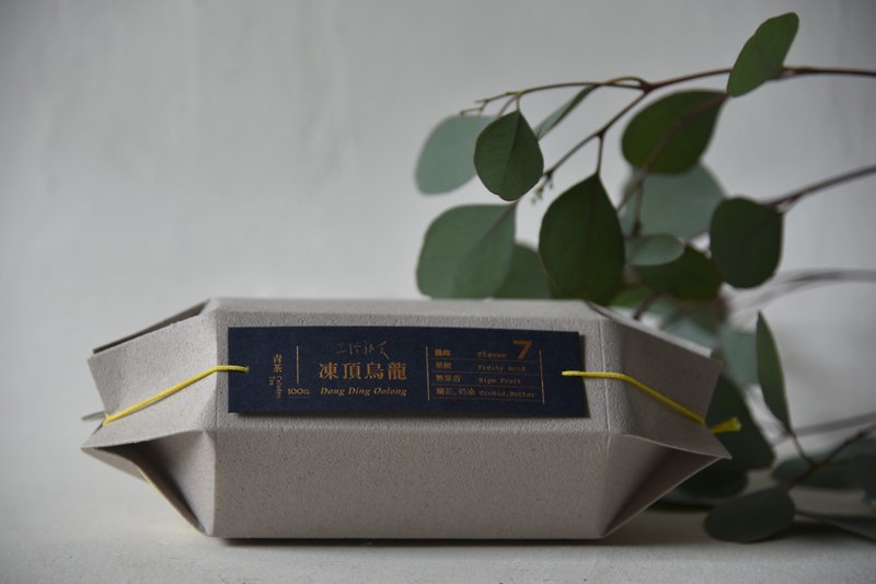 乌龙茶│冻顶乌龙 - 茶 - 纸 灰色
