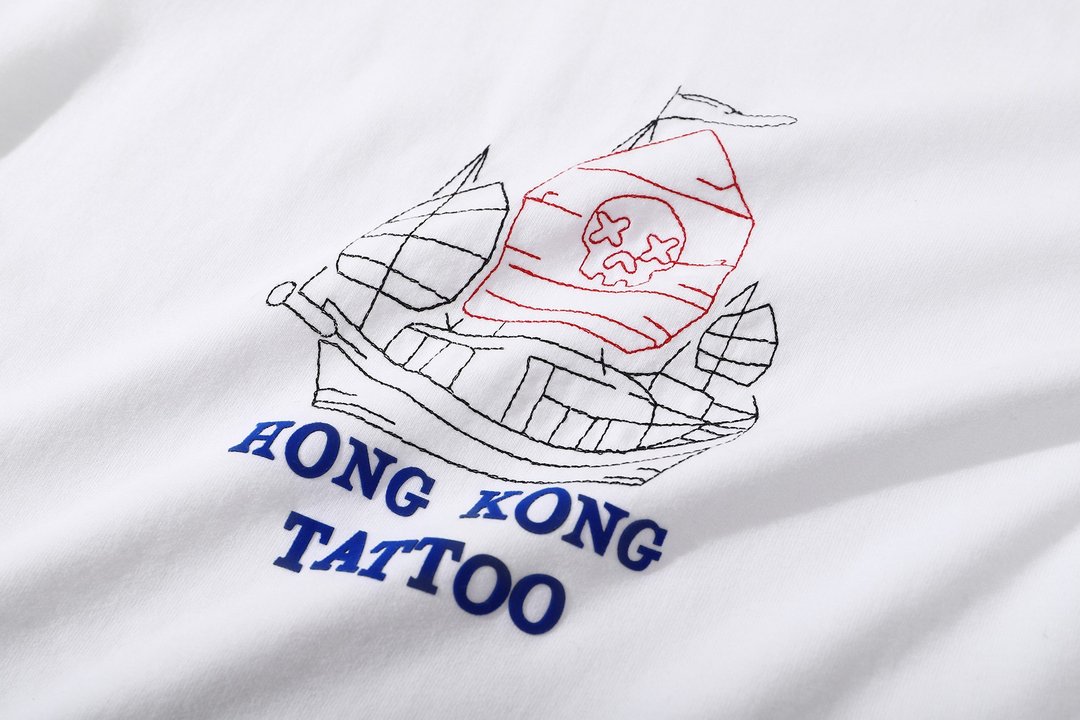 Incense Harbour Hong Kong Tatto 刺绣棉质 T恤 - 张保仔海盗船 - 中性连帽卫衣/T 恤 - 棉．麻 白色