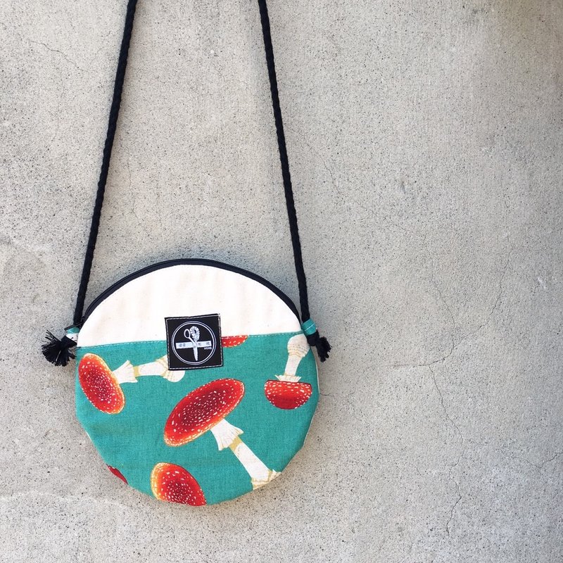 偷偷喊我 / 大饼包-无毒香菇（蓝绿色） - 侧背包/斜挎包 - 其他材质 绿色