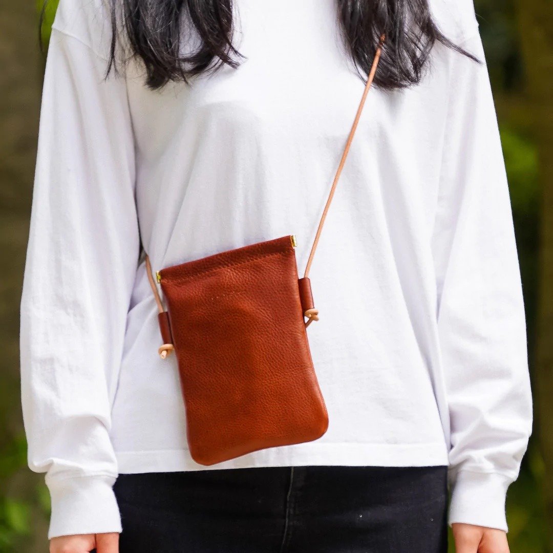 Smartphone shoulder M size Sacoche Shoulder bag Crossbody bag Shoulder bag Leather Italian leather Leather - 侧背包/斜挎包 - 真皮 咖啡色