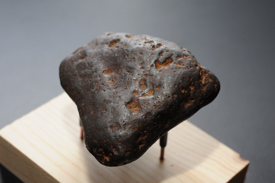 西藏天铁 矿石/水晶/灵修/开运/招财/破煞/防小人 - 摆饰 - 贵金属 