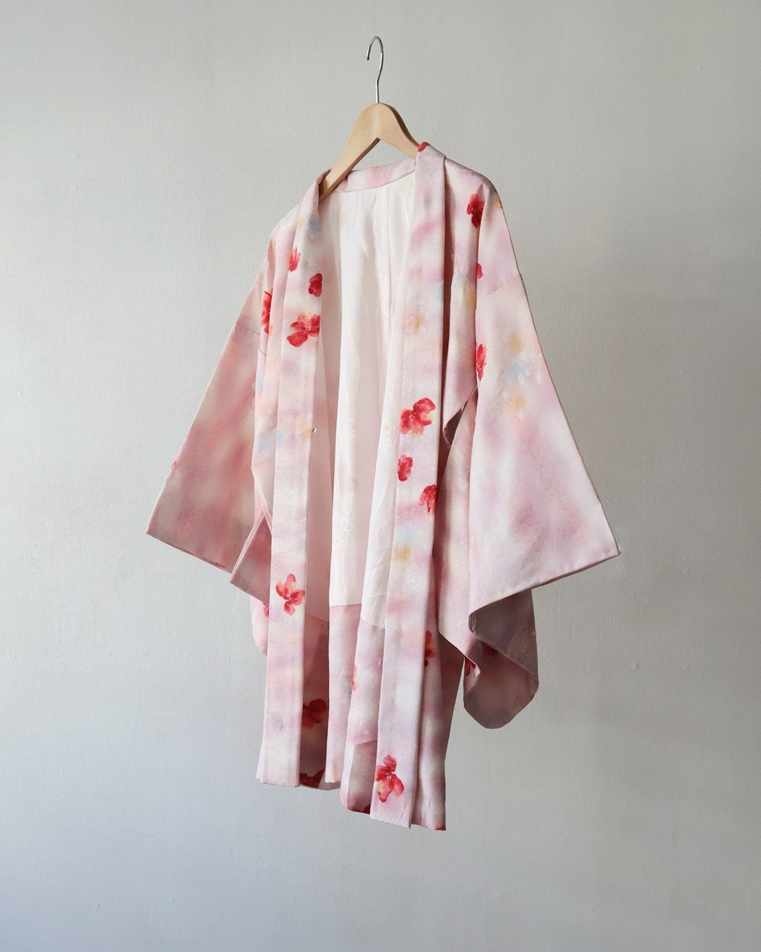 日本制和风印花粉红色渐层古着羽织和服外套 - 女装休闲/机能外套 - 聚酯纤维 粉红色