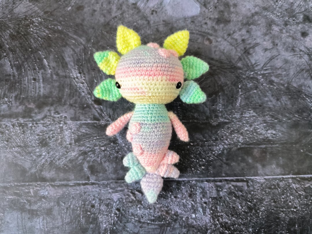 手工钩针编织美西蝾螈——柔和的 Amigurumi 毛绒幻想生物 - 玩偶/公仔 - 压克力 多色