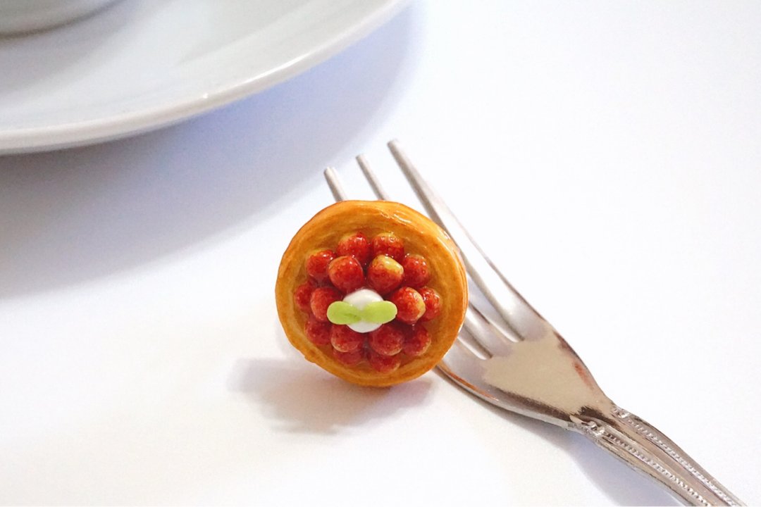 甜美草莓批戒指 | 仿真食物黏土制戒指 - 戒指 - 粘土 