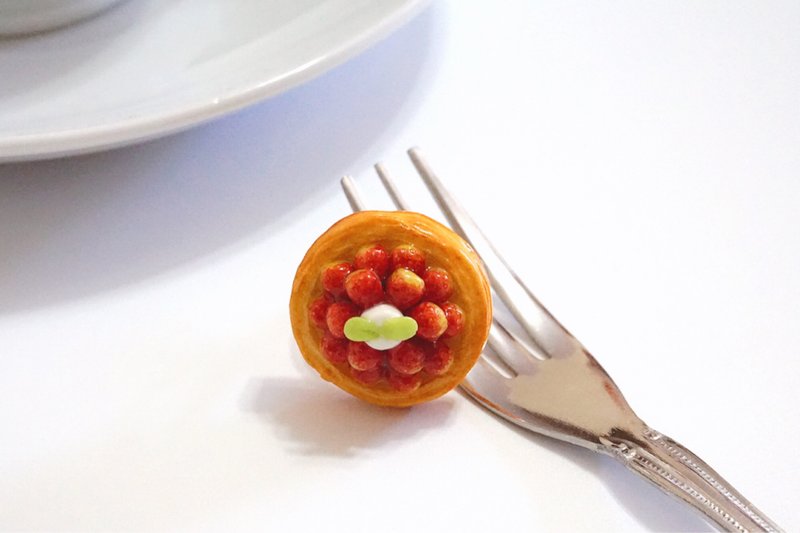 甜美草莓批戒指 | 仿真食物黏土制戒指 - 戒指 - 粘土 