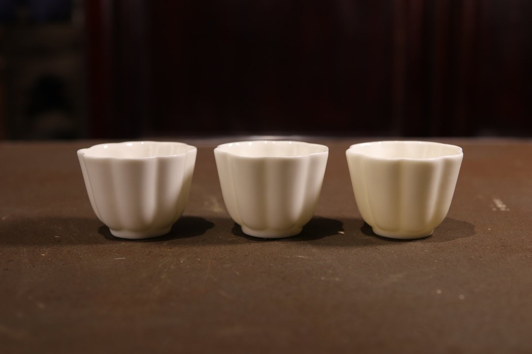 敦睦窑 德化模刻印花玉瓷杯 (六入一组) - 茶具/茶杯 - 瓷 白色
