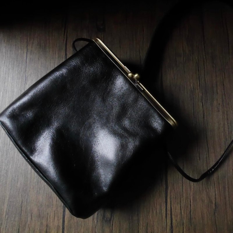 露西的涂鸦宝盒侧背包 - 侧背包/斜挎包 - 真皮 黑色