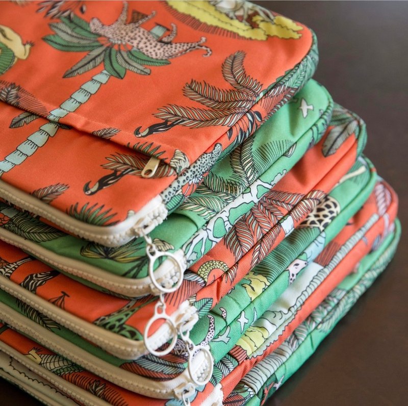 南非aLovesupreme_13寸电脑保护套_白色拉錬_非洲动物王国_橙色 - 电脑包 - 棉．麻 