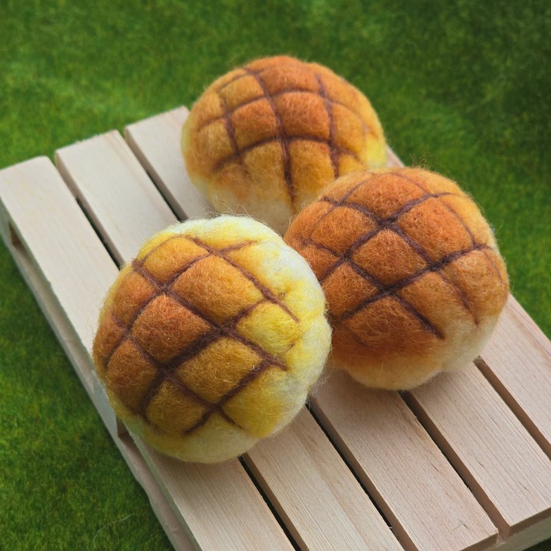 羊毛毡 菠萝面包钥匙圈 | 俗胖系列 | 古早味 - 钥匙链/钥匙包 - 羊毛 咖啡色