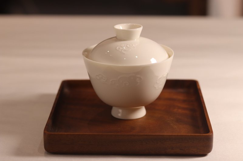 敦睦窑 德化模刻印花玉瓷盖杯 - 茶具/茶杯 - 瓷 白色