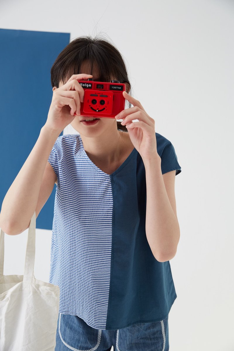 深蓝横条V领对称搭袖上衣 - 女装上衣 - 棉．麻 蓝色