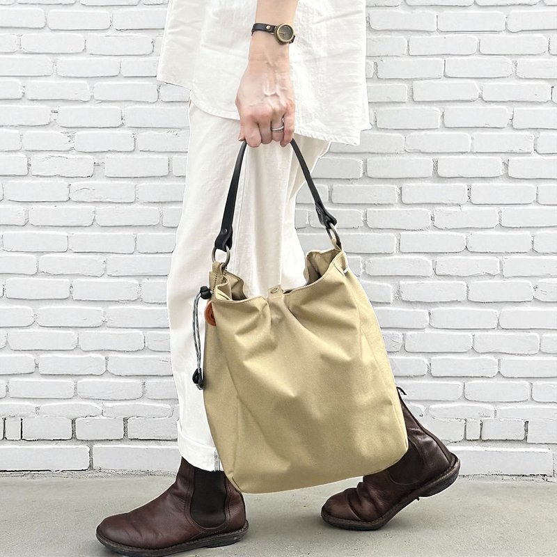 BALON 米色 × 黑色 CORDURA 拨水加工尼龙半肩背包 - 侧背包/斜挎包 - 尼龙 卡其色