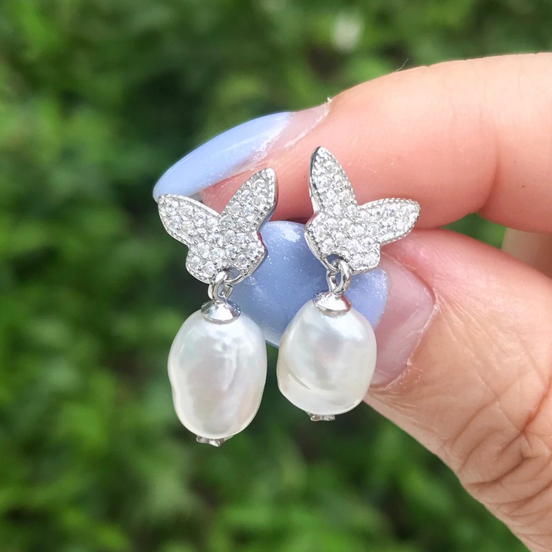 。小小银蝶飞舞。天然淡水巴洛克珍珠。 925纯银防敏感耳环 - 耳环/耳夹 - 珍珠 白色