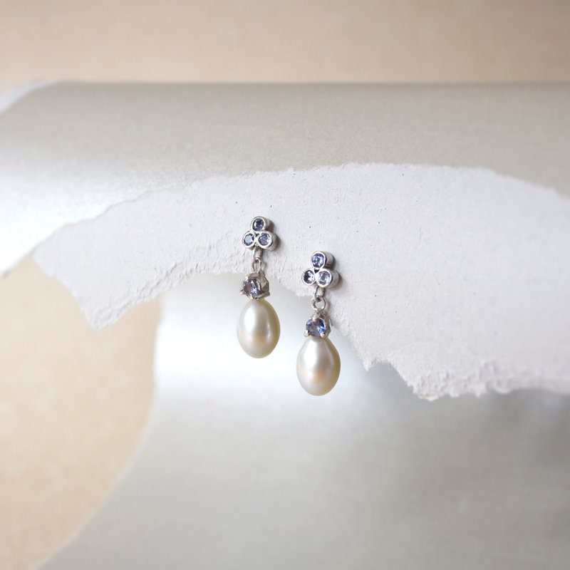 手制坦桑石配天然淡水珍珠垂堕耳环//天然淡水珍珠//六月份生日石 - 耳环/耳夹 - 珍珠 白色