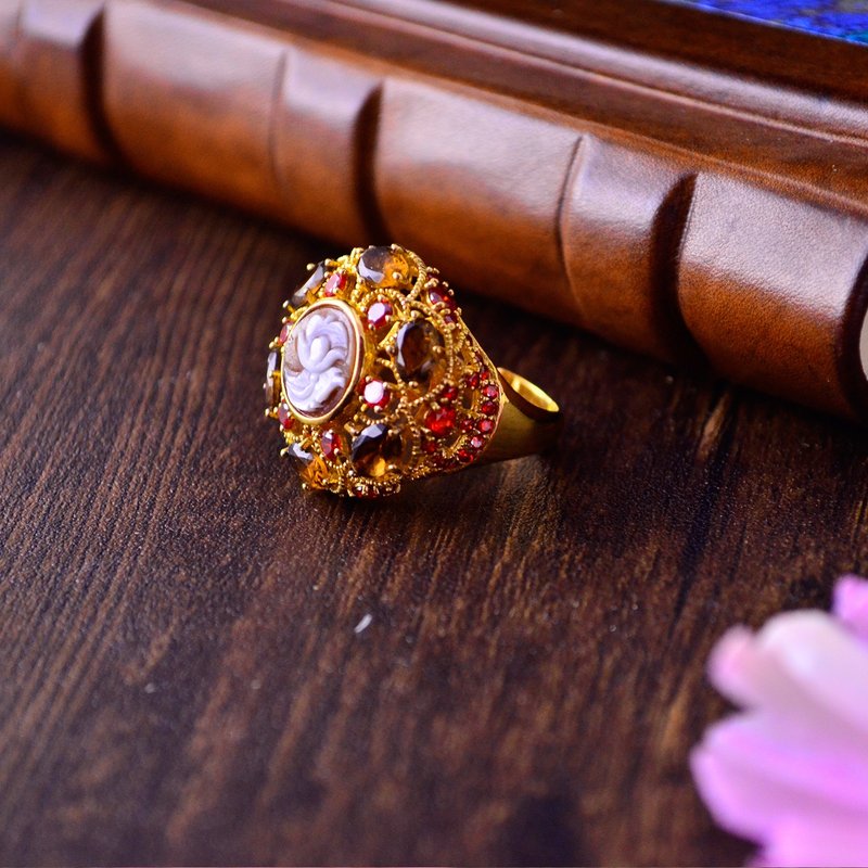 CAMEO 意大利手工贝雕轻珠宝-欧风瑰丽贝雕戒指-Sissi-A58 - 戒指 - 其他金属 金色