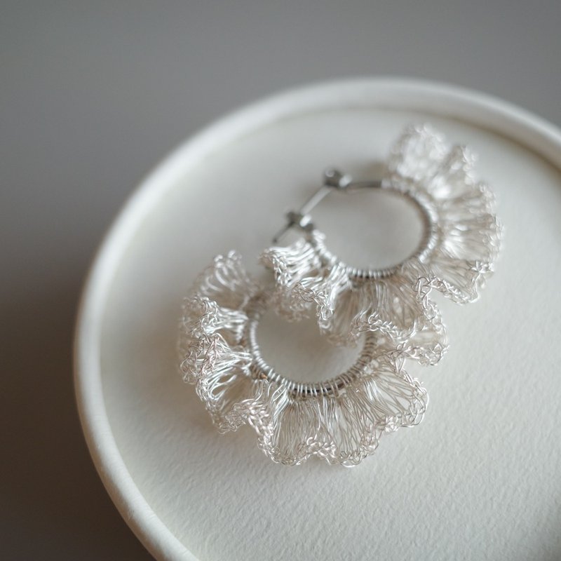 【Pinkoi 线下活动预购商品】　Frill Frill  耳环　Silver color - 耳环/耳夹 - 铜/黄铜 银色
