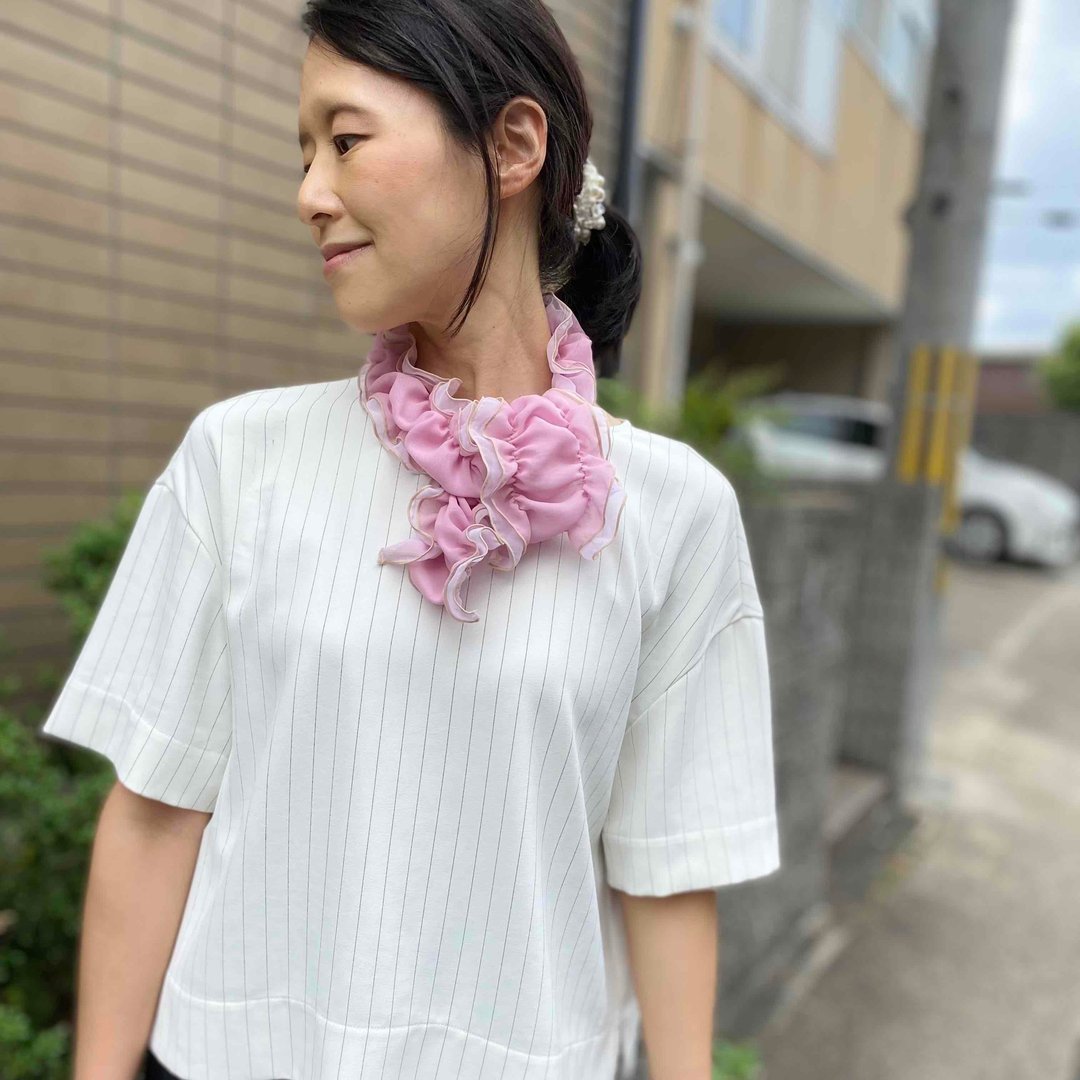 Ballett 迷你压褶细致围巾 莫兰迪粉 轻柔雪纺材质 日本制 - 丝巾 - 聚酯纤维 粉红色
