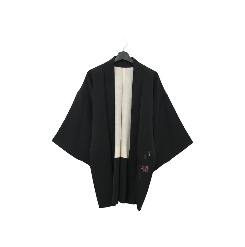 Back to Green-日本带回羽织 刺绣粉红花kb-47/vintage kimono - 女装休闲/机能外套 - 丝．绢 