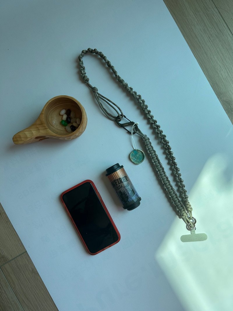 迷雾绿露营风格手机背绳ft.cargo挂钩 - 露营用品 - 尼龙 