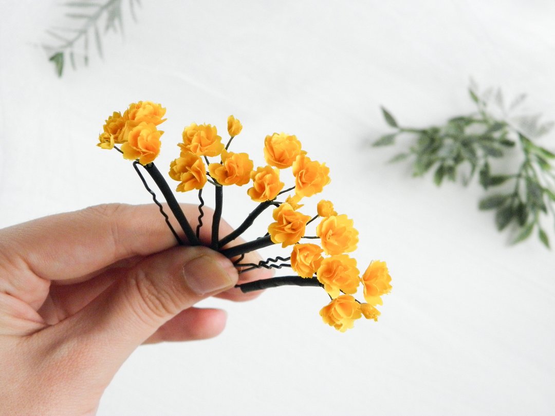 Orange flowers hair pins Babys breath headpiece Floral wedding hair piece - 发饰 - 其他材质 橘色