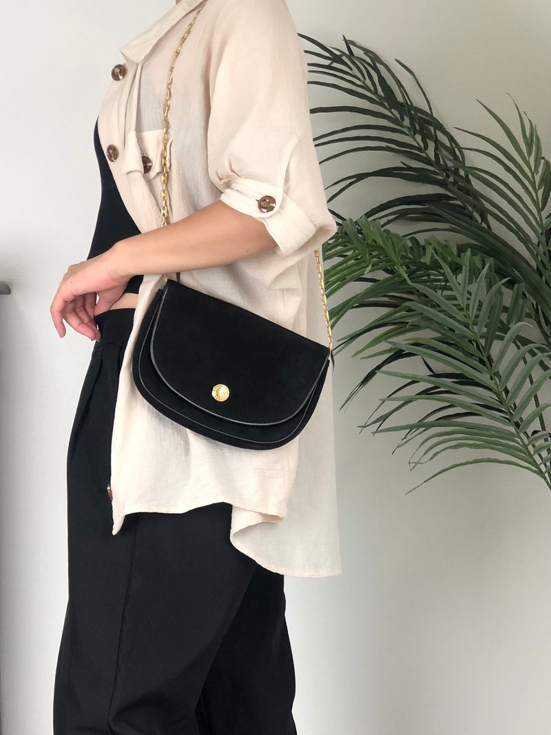 【日本直送 名牌中古包】CELINE 经典复刻 TRIOMPHE 丝绒肩背包 黑色 链条 vintage - 侧背包/斜挎包 - 棉．麻 黑色