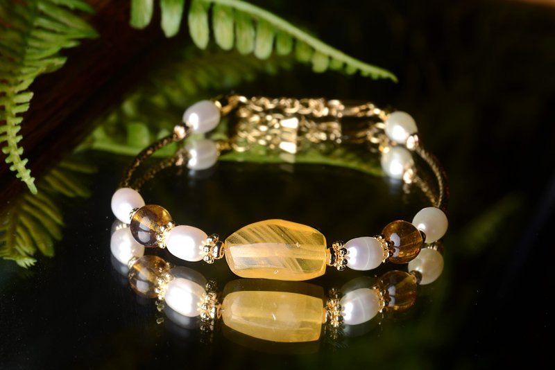 【VVEDA AMBER】布里希嘉曼/帶蜜金珀/植物金珀/珍珠 - 手链/手环 - 水晶 黄色