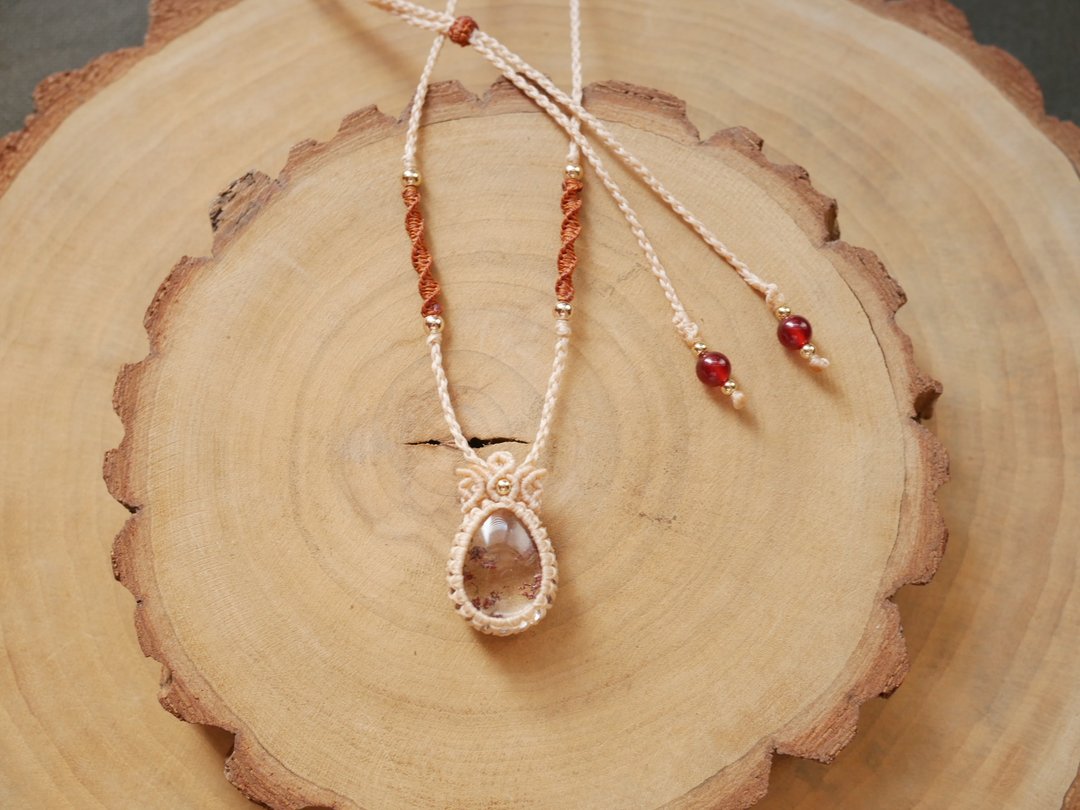 N50/SS24~幽灵水晶 l 蜡线 l 手工编织 l 项链 - 项链 - 水晶 红色
