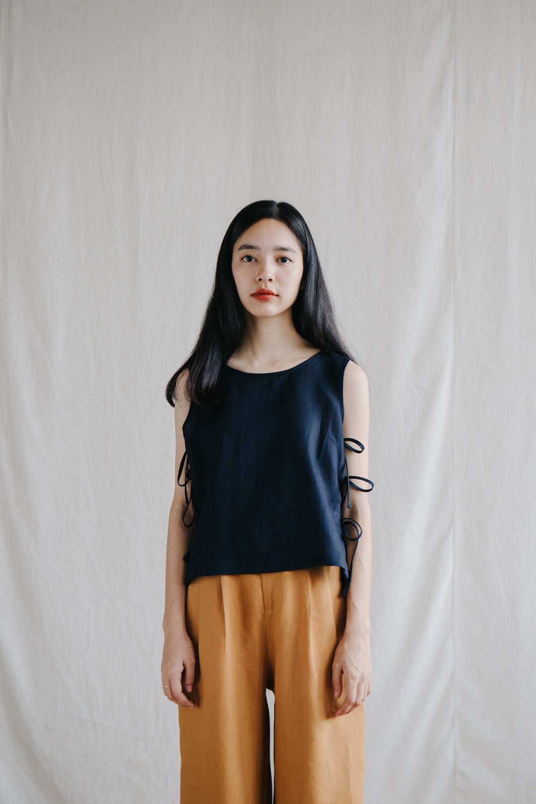 Tie Side Camisole Top in Navy - 女装背心 - 棉 蓝色