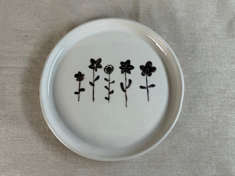 圆形花盘-1 - 盘子/餐盘/盘架 - 陶 白色