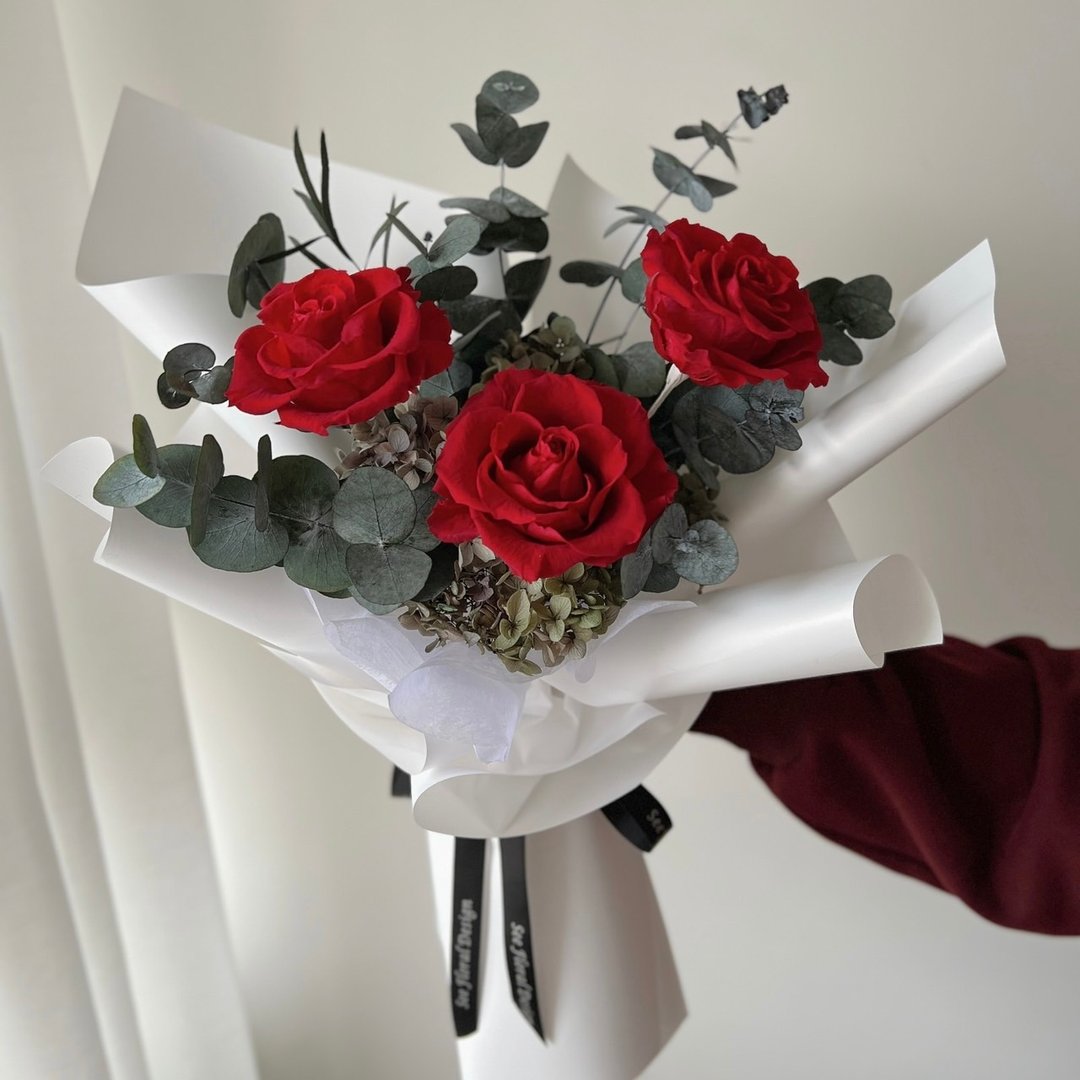 SEE 看见花艺设计 | 永生花 | 玫瑰 | 玫语深情永生花束 - 干燥花/捧花 - 植物．花 
