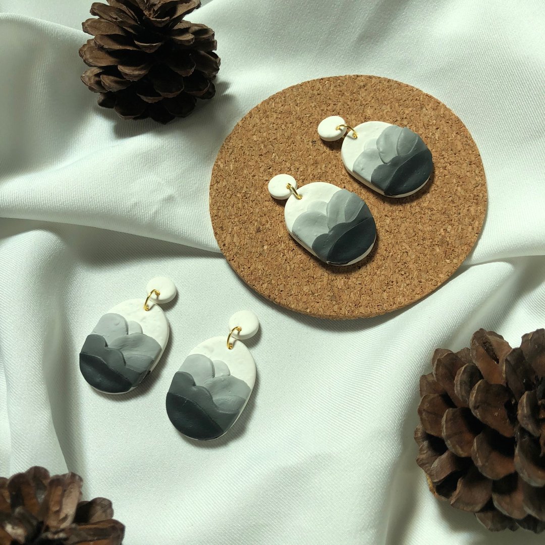 Polymer Clay Earrings : Mountain in the Fog - 耳环/耳夹 - 其他材质 灰色