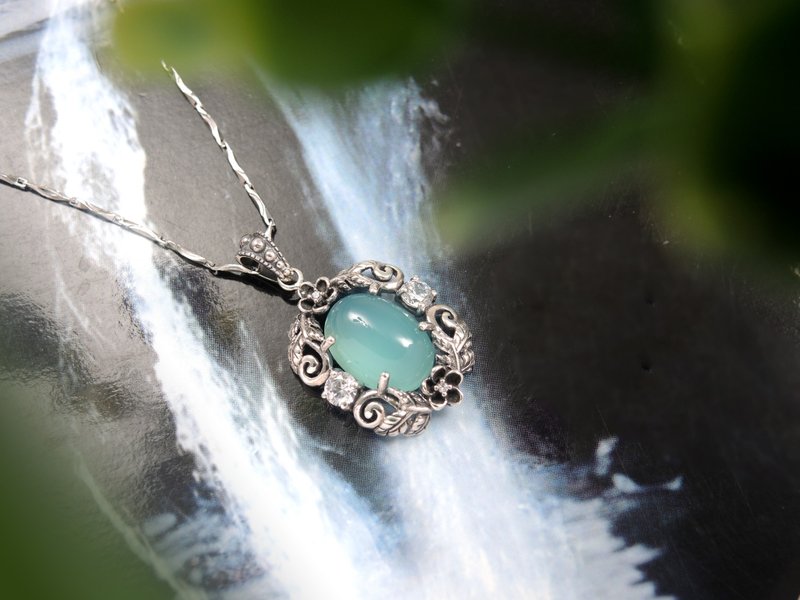 一抹幽境-艺术镶嵌印度蓝玉髓华丽花草925银吊坠 - 项链 - 宝石 蓝色