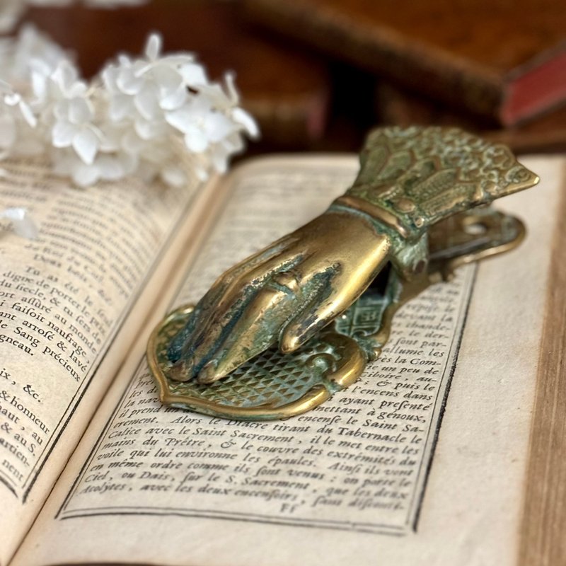 50414-迷人19世纪法国黄铜手型纸夹 纸镇 - 其他 - 铜/黄铜 