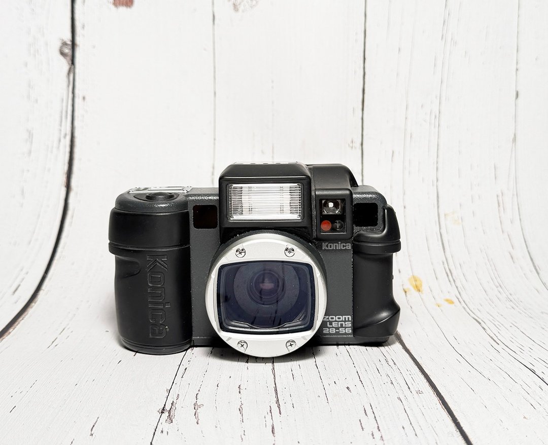 KONICA ZOOM 底片相机 - 相机 - 其他金属 黑色