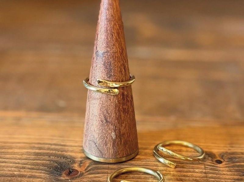 黄铜戒指“hammer”Open 2mm - 戒指 - 其他金属 金色