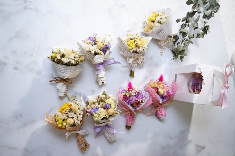 麋花Amor Floral-迷你手掌大小花束 / 婚礼小物 探房礼 二次进场 新娘 毕业小花束 外拍花束 送客 拍照道具 干燥花 生日礼物 - 植栽/盆栽 - 植物．花 多色