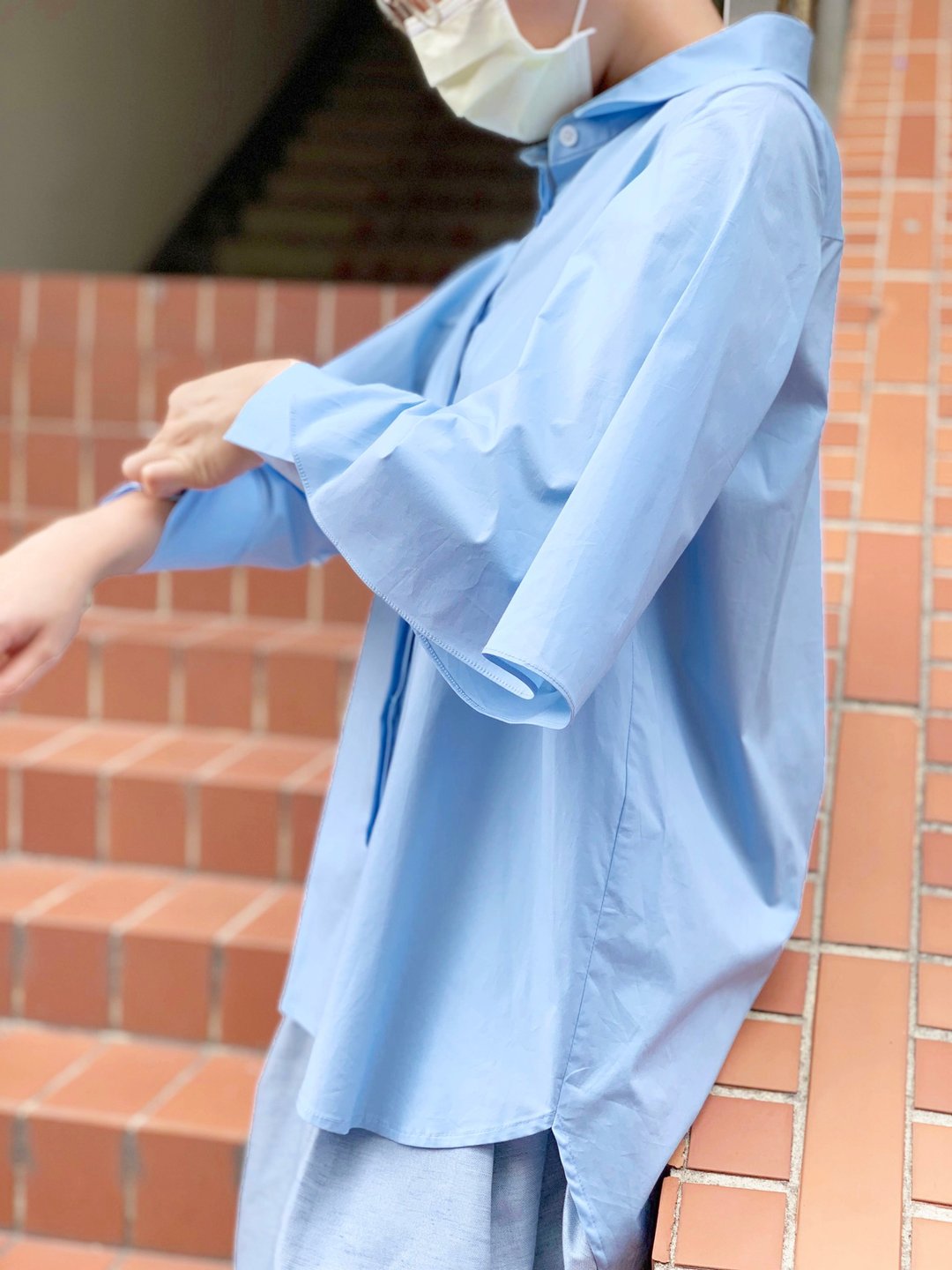 UUIN   _ 蓝色蝴蝶开袖衬衫 - 女装衬衫 - 棉．麻 蓝色