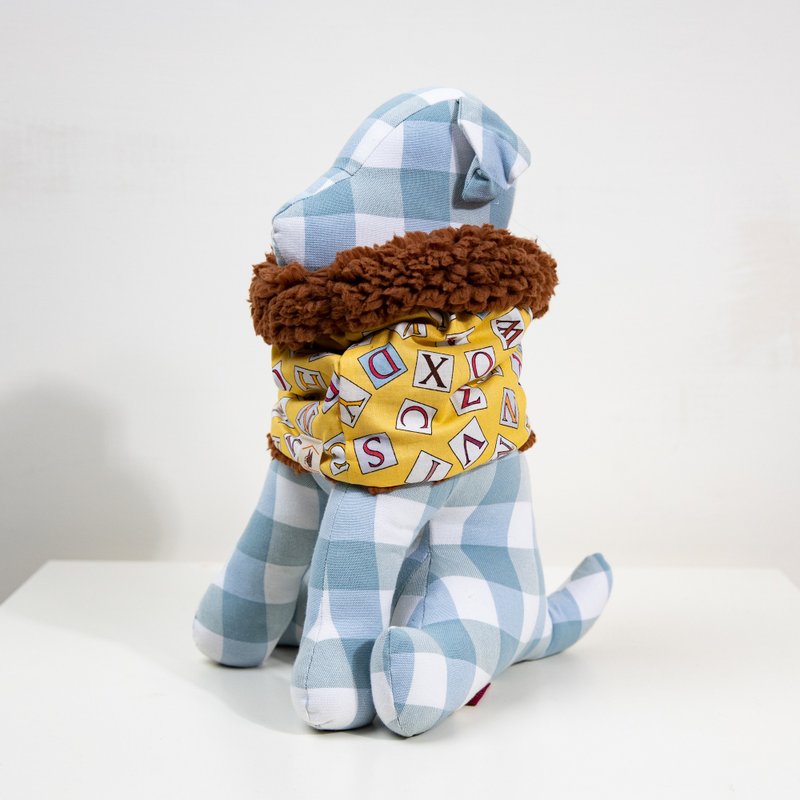 心暖暖毛孩脖围  大写字母 配 棕色绒毛 - 衣/帽 - 棉．麻 