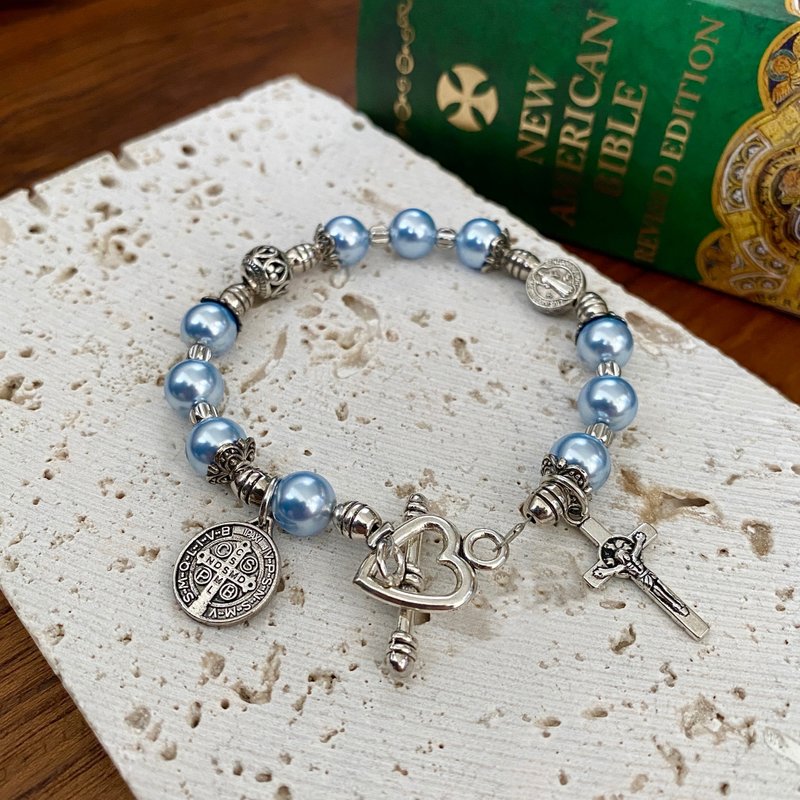客製化圣本笃手鍊 Swarovski珍珠 8250011 - 手链/手环 - 其他材质 多色
