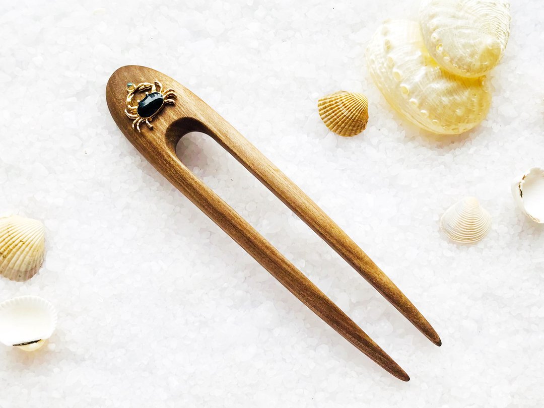 Hair Clip with crab, Minimalist Hair Pin, Bun Holder for women, Wood Hair Stick - 发饰 - 木头 咖啡色