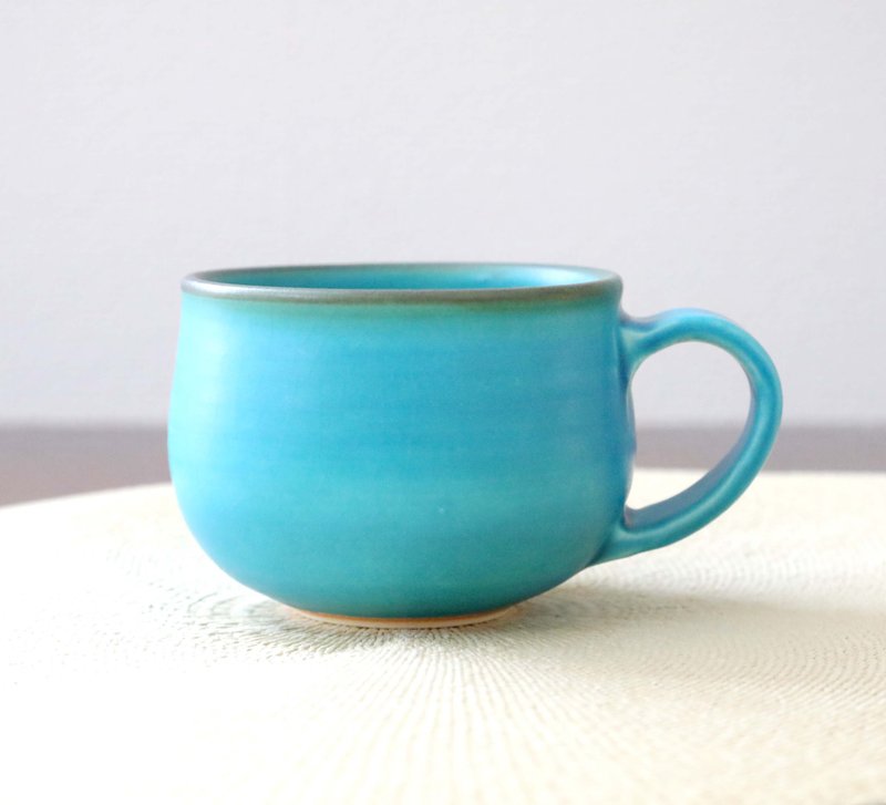 土耳其蓝哑光釉大马克杯，边缘生锈 - 咖啡杯/马克杯 - 陶 蓝色