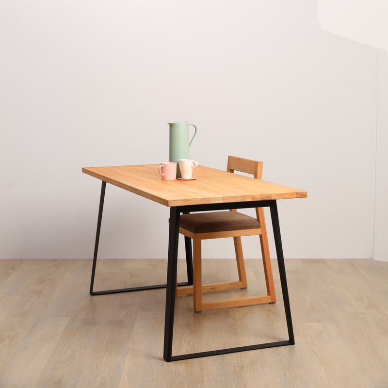 北美铁杉 简单原木桌 梯形造型  Simply Wood Table 黑色桌脚 - 餐桌/书桌 - 木头 咖啡色