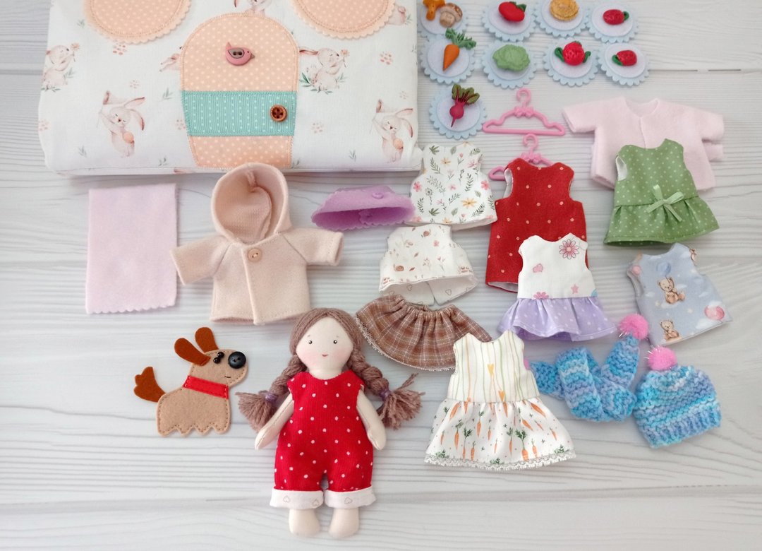Textile dollhouse. Toy for children. Gift for a girl.Travel Portable Dollhouse - 玩具/玩偶 - 棉 多色